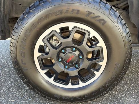 Certified 2024 Toyota Tacoma TRD Off-Road AWD/4WD image 25