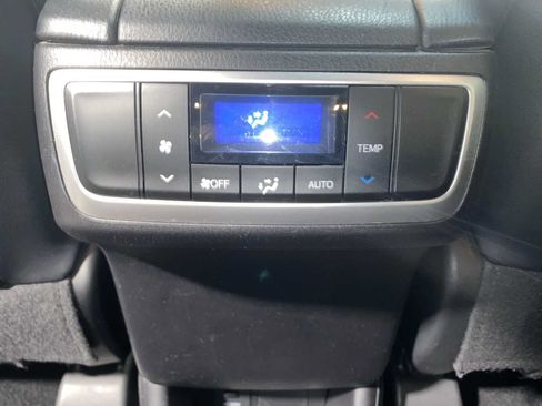 Used 2017 Toyota Highlander XLE AWD/4WD image 25