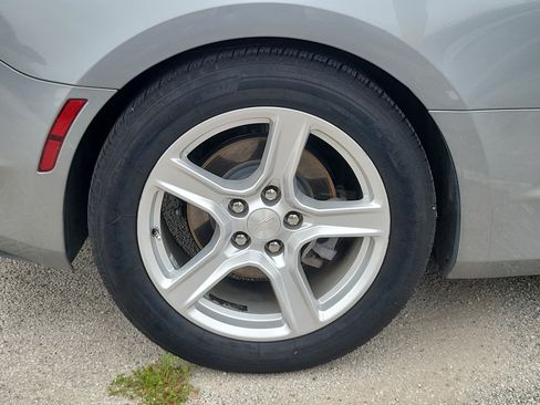 Used 2023 Chevrolet Camaro LT RWD image 8