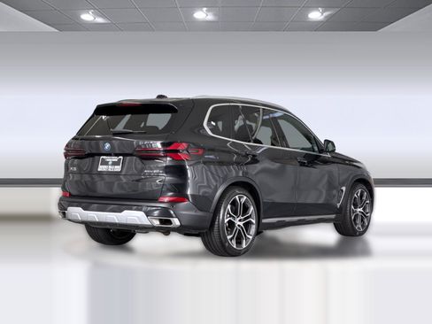Used 2026 BMW X5 xDrive50e w/ Parking Assistance Package AWD/4WD image 9