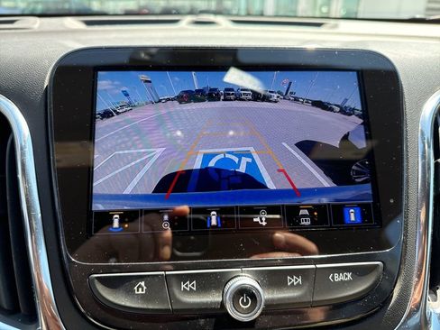 Used 2024 Chevrolet Equinox Premier image 11