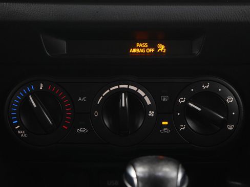 Used 2015 MAZDA MAZDA3 i SV image 15