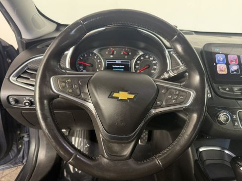 Used 2017 Chevrolet Malibu LT FWD image 19