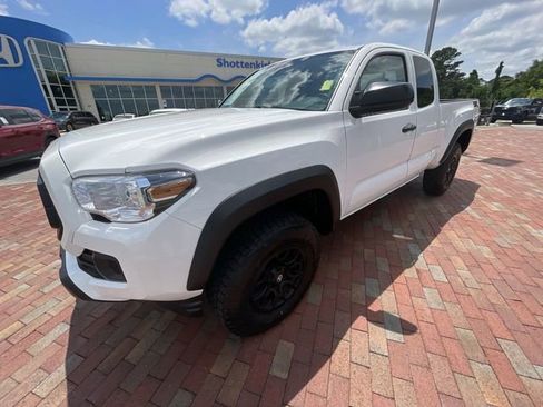 Used 2022 Toyota Tacoma SR w/ SX Package RWD image 25
