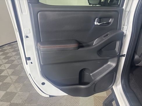 Used 2023 Nissan Frontier PRO-4X w/ Pro Convenience Package AWD/4WD image 24