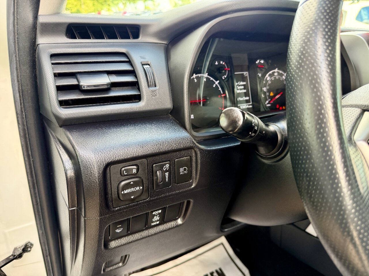 Used 2021 Toyota 4Runner SR5 AWD/4WD image 36