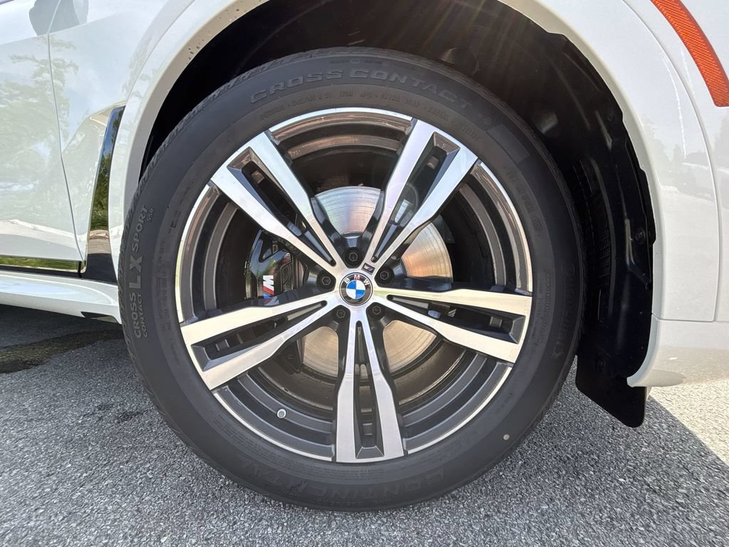 Used 2027 BMW X7 xDrive40i w/ M Sport Package AWD/4WD image 19