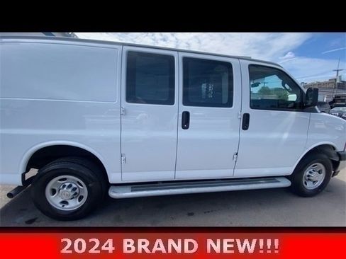 Used 2024 Chevrolet Express 2500 w/ Driver Convenience Package image 2