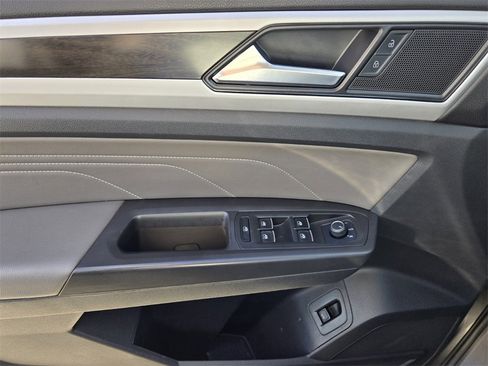 Certified 2022 Volkswagen Atlas SE image 29