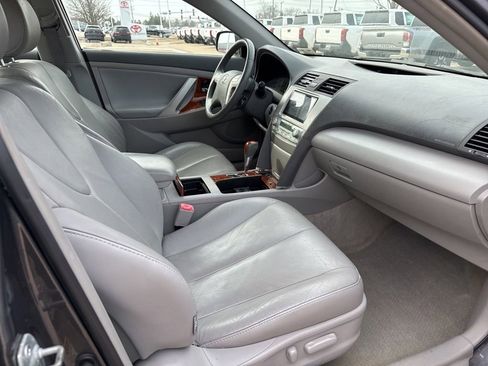 Used 2009 Toyota Camry XLE image 16