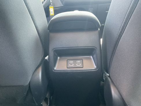 Used 2024 Toyota Corolla LE FWD image 9