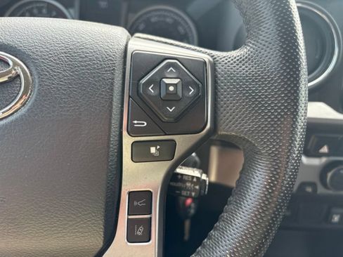 Used 2021 Toyota Tacoma SR5 RWD image 15