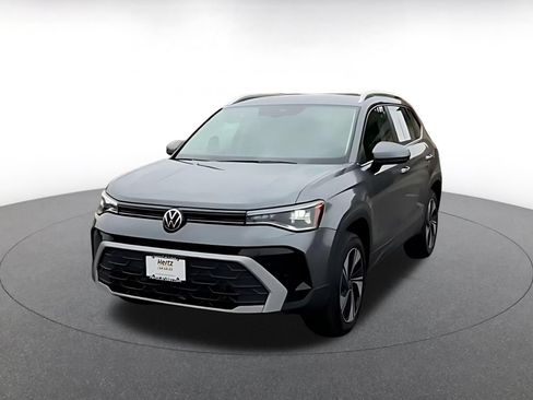 Used 2026 Volkswagen Taos SE AWD/4WD image 4
