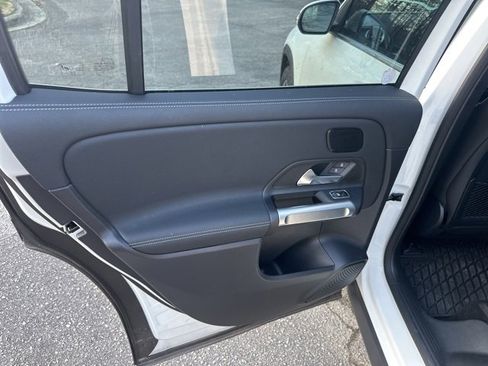 Certified 2023 Mercedes-Benz EQB 300 4MATIC image 10