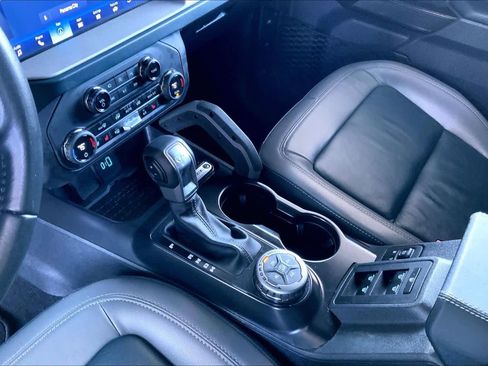 Used 2024 Ford Bronco Outer Banks image 16