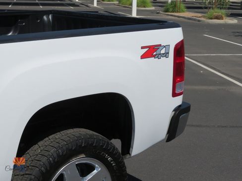 Used 2013 GMC Sierra 2500 SLT w/ SLT Convenience Package AWD/4WD image 12