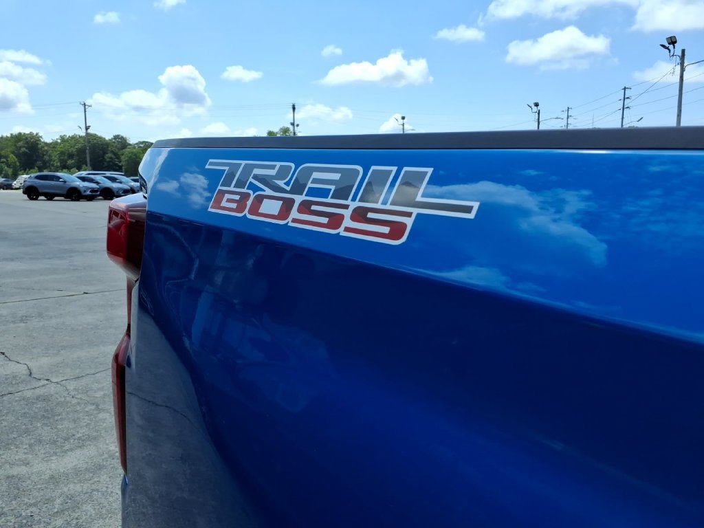 Used 2022 Chevrolet Silverado 1500 LT Trail Boss w/ LT Trail Boss Premium Package AWD/4WD image 15