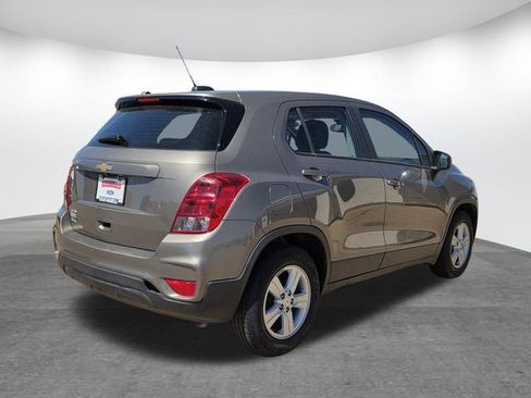 Used 2021 Chevrolet Trax LS w/ LPO, Cargo Package image 4