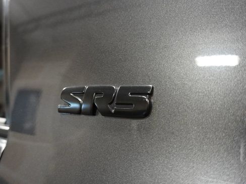 Used 2019 Toyota 4Runner SR5 Premium AWD/4WD image 7