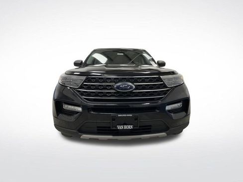 Used 2022 Ford Explorer XLT image 12