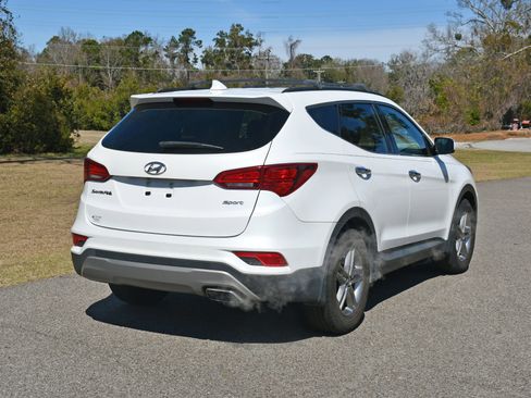 Used 2017 Hyundai Santa Fe Sport image 4