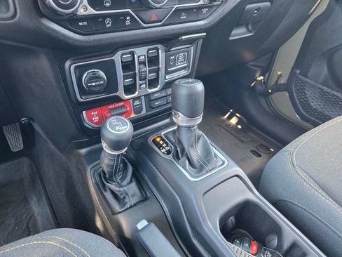 Used 2025 Jeep Gladiator Sport AWD/4WD image 20