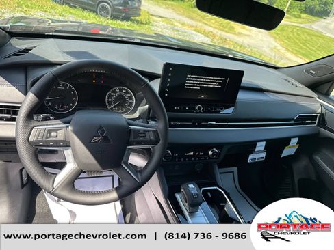 Used 2026 Mitsubishi Outlander LE FWD image 14