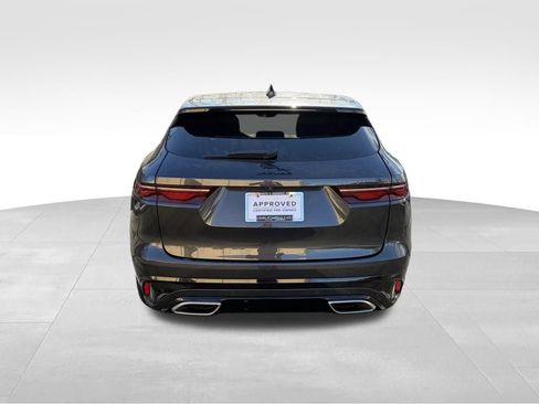 Used 2025 Jaguar F-PACE R-Dynamic S image 7