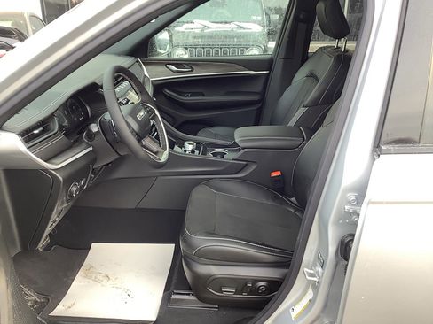 New 2026 Jeep Grand Cherokee Altitude AWD/4WD image 11