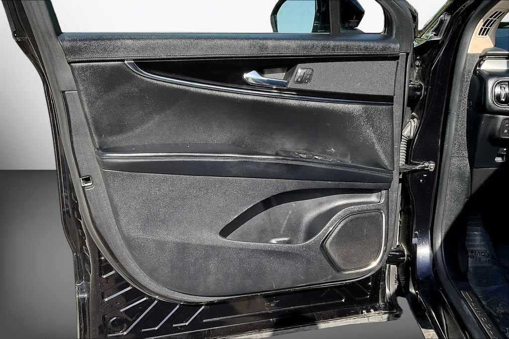 Used 2022 Lincoln Nautilus AWD w/ Premium Package image 20