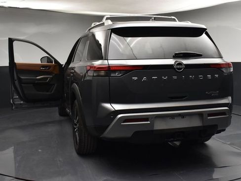 Used 2023 Nissan Pathfinder Platinum AWD/4WD image 4
