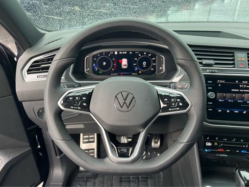 Used 2022 Volkswagen Tiguan SEL R-Line AWD/4WD image 35