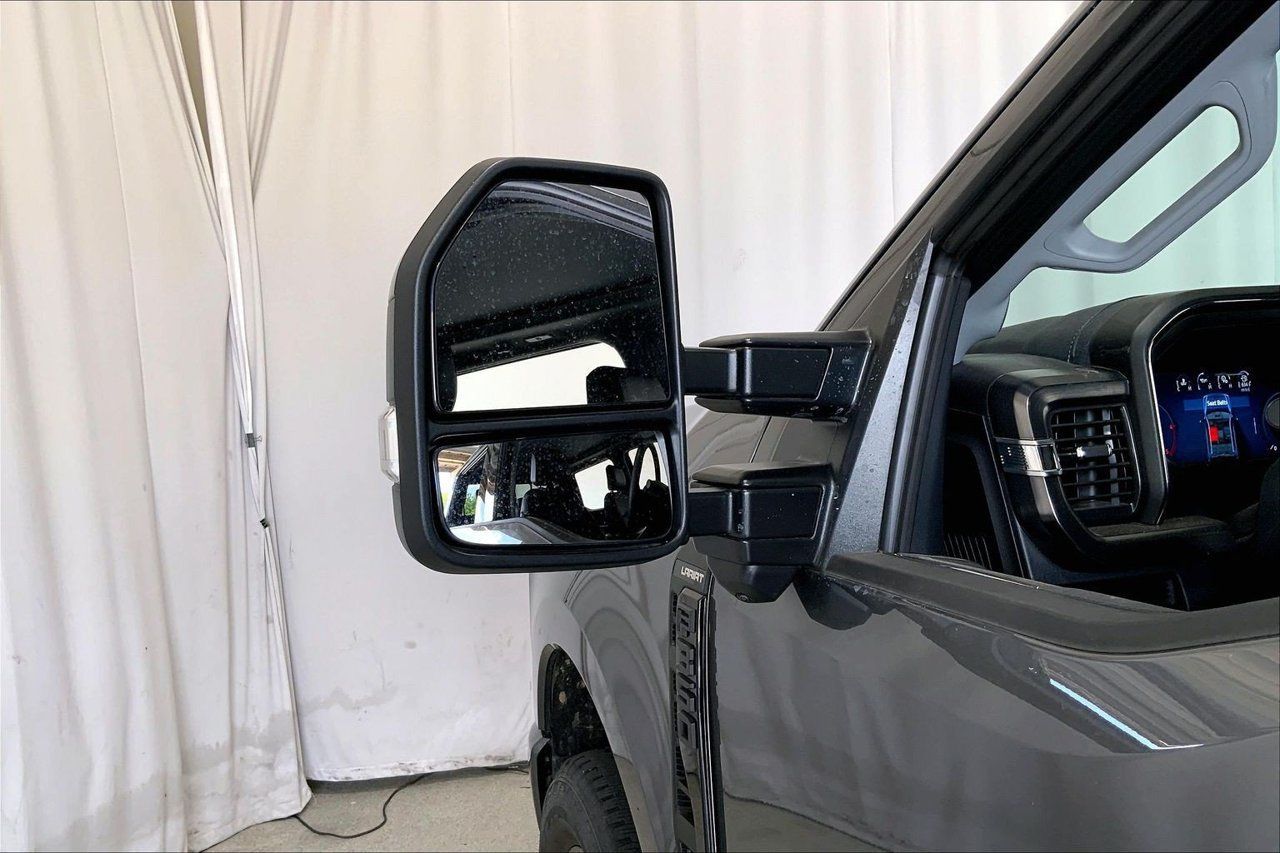 Used 2025 Ford F350 Lariat w/ Lariat Ultimate Package AWD/4WD image 10