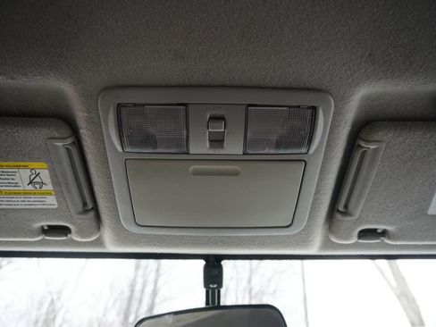 Used 2012 Nissan Frontier SV image 22