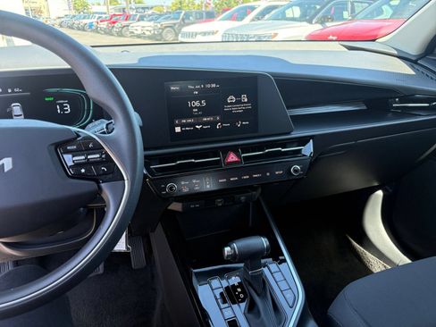 Used 2026 Kia Niro LX FWD image 17