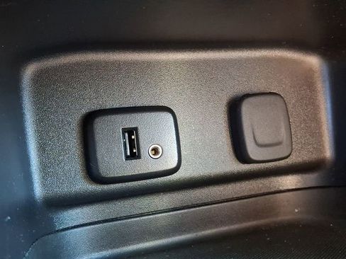 Certified 2018 Chevrolet Equinox LT image 23