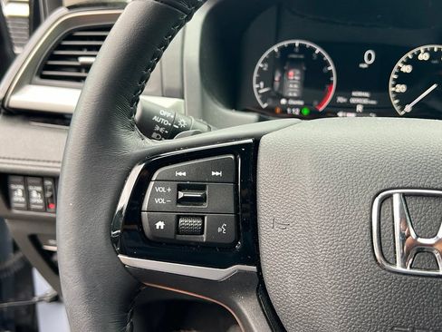 Used 2025 Honda Odyssey Touring image 22