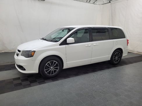 Used 2019 Dodge Grand Caravan GT FWD image 2