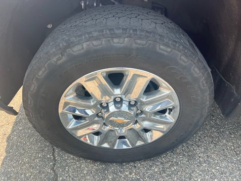 Used 2024 Chevrolet Silverado 2500 High Country w/ Z71 Off-Road Package AWD/4WD image 18