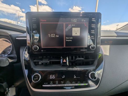 Used 2022 Toyota Corolla LE FWD image 45