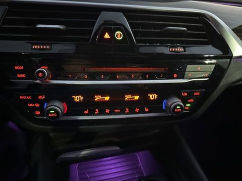 Used 2019 BMW 530i w/ Convenience Package image 39