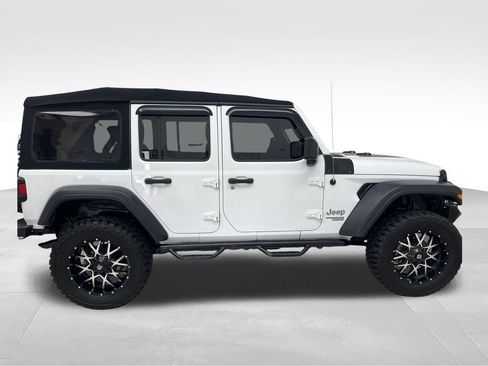 Used 2018 Jeep Wrangler Unlimited Sport AWD/4WD image 6