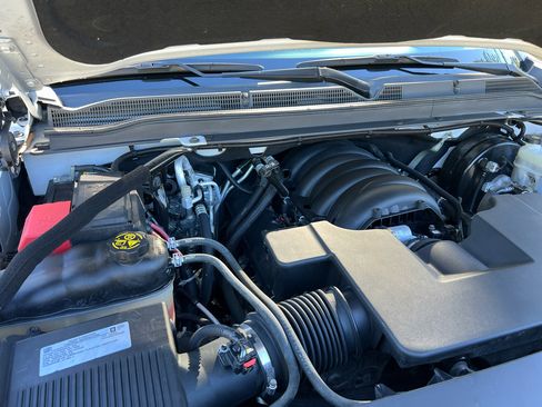 Used 2018 GMC Yukon SLT w/ HD Trailering Package image 39