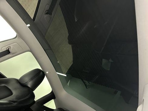 Used 2023 Tesla Model Y Long Range AWD/4WD image 40