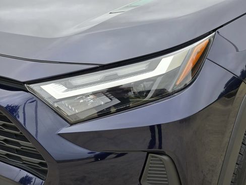 Used 2024 Toyota RAV4 XLE AWD/4WD image 5