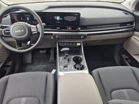 New 2026 Kia Carnival LX FWD image 13