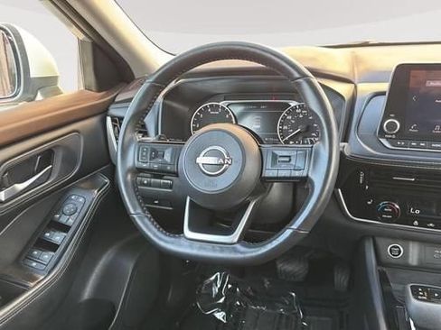 Used 2023 Nissan Rogue SV w/ SV Premium Package AWD/4WD image 12
