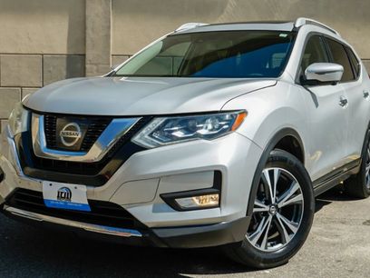 Used 2017 Nissan Rogue SL w/ SL Premium Package