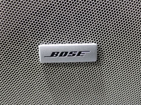 Used 2024 Chevrolet Suburban Z71 w/ Luxury Package image 8