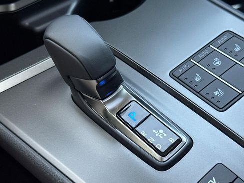 New 2026 Lexus UX 300h FWD image 17
